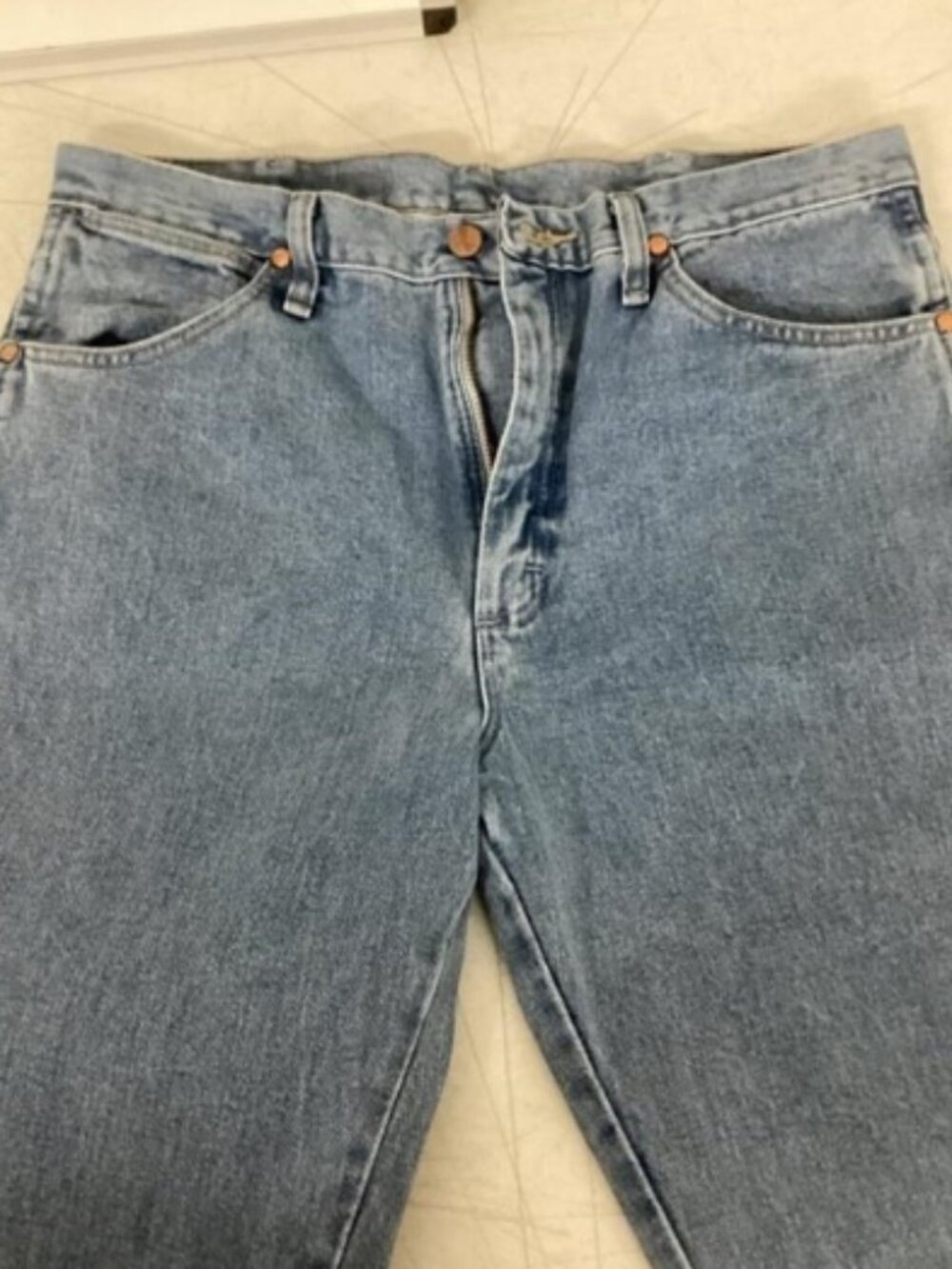 Wrangler Classic Straight Leg Light Wash Denim Jeans - Men’s 35x32